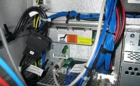 工業機器人控制柜：智能智造的核心樞紐